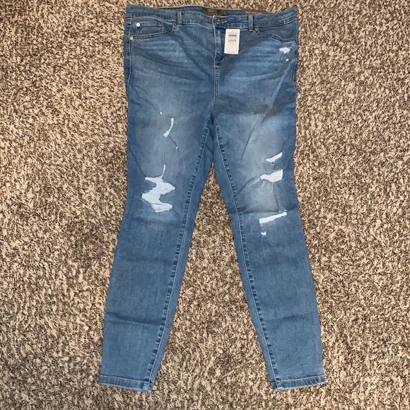 NWT TORRID Midfit Supersoft Skinny Jeans - Picture 9 of 12